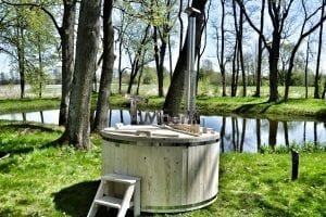 Wooden hot tub basic model made of siberian spruce larch 30