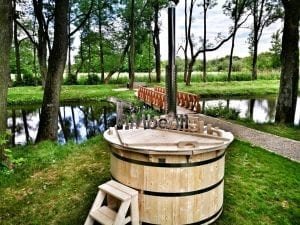Wooden hot tub for garden 18