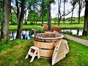 Wooden hot tub for garden 2