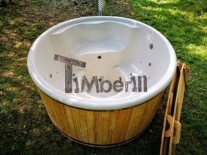 Outdoor fiberglass hot tub with integrated heater Wellness Deluxe 14
