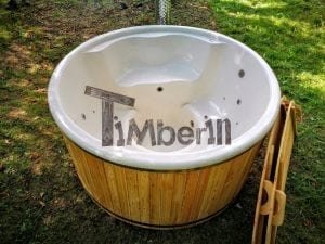 Outdoor fiberglass hot tub with integrated heater Wellness Deluxe 15