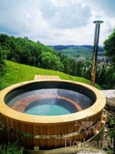 Outdoor wooden hot tub (5)